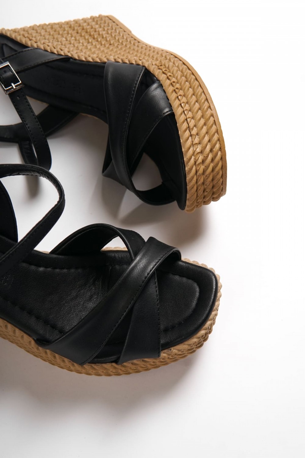 SOFIA Tokalı Lastikli Dolgu Topuklu Ortopedik Taban Hasır Görünümlü Kadın Sandalet KT Siyah