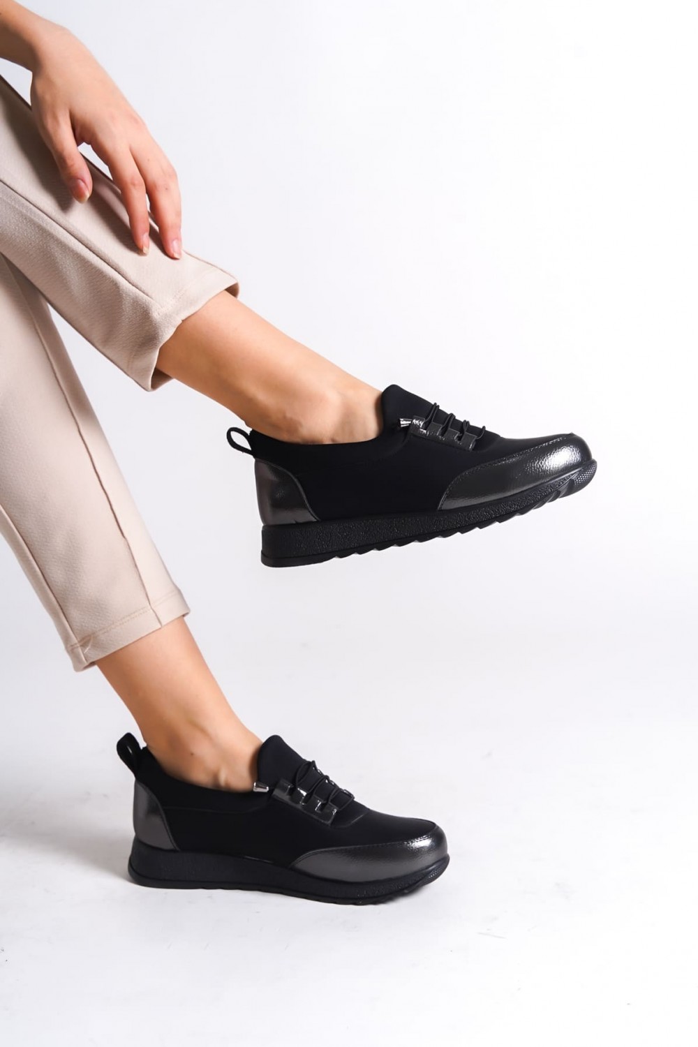 VIOLET Bağcıklı Lastikli Ortopedik Rahat Taban Cilt Detaylı Babet Anne Ayakkabısı ST Siyah/Gri